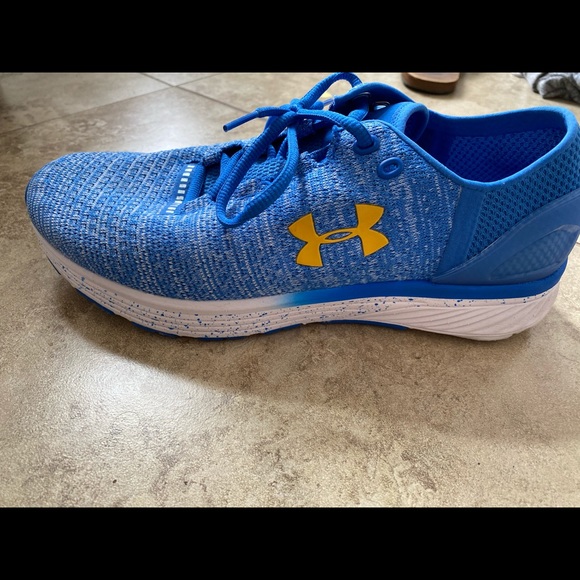 Running shoes - Picture 2 of 7